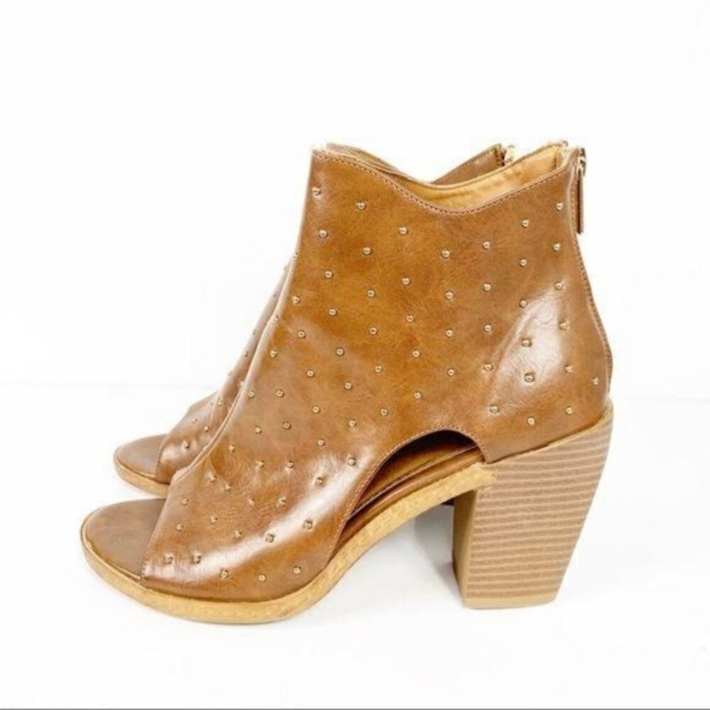 Celebrity Pink NEW Tan Open Toe Booties Block Heel Studded Ankle Boots Size 7.5